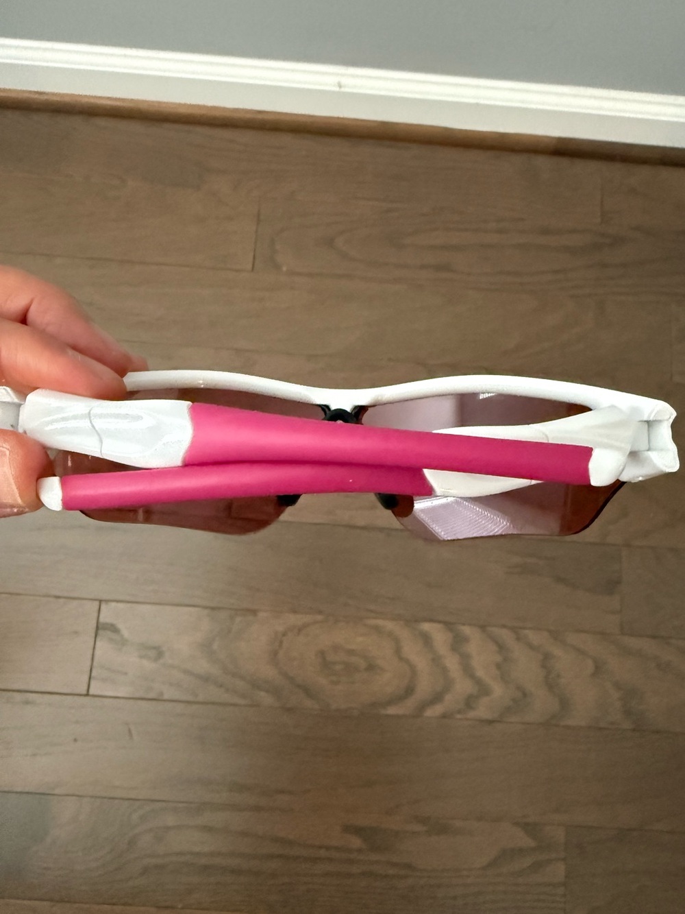 Oakley Pink and White Sunglasses Special Breast Cancer Awareness Ribbon Edition - Picture 3 of 9